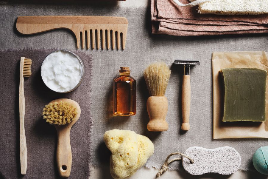 Men's grooming kit for facial hair